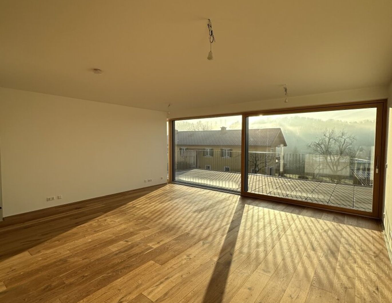 Wohntraum für die Familie: Neuwertiges Einfamilienhaus im Grünen und sehr Zentrumsnah