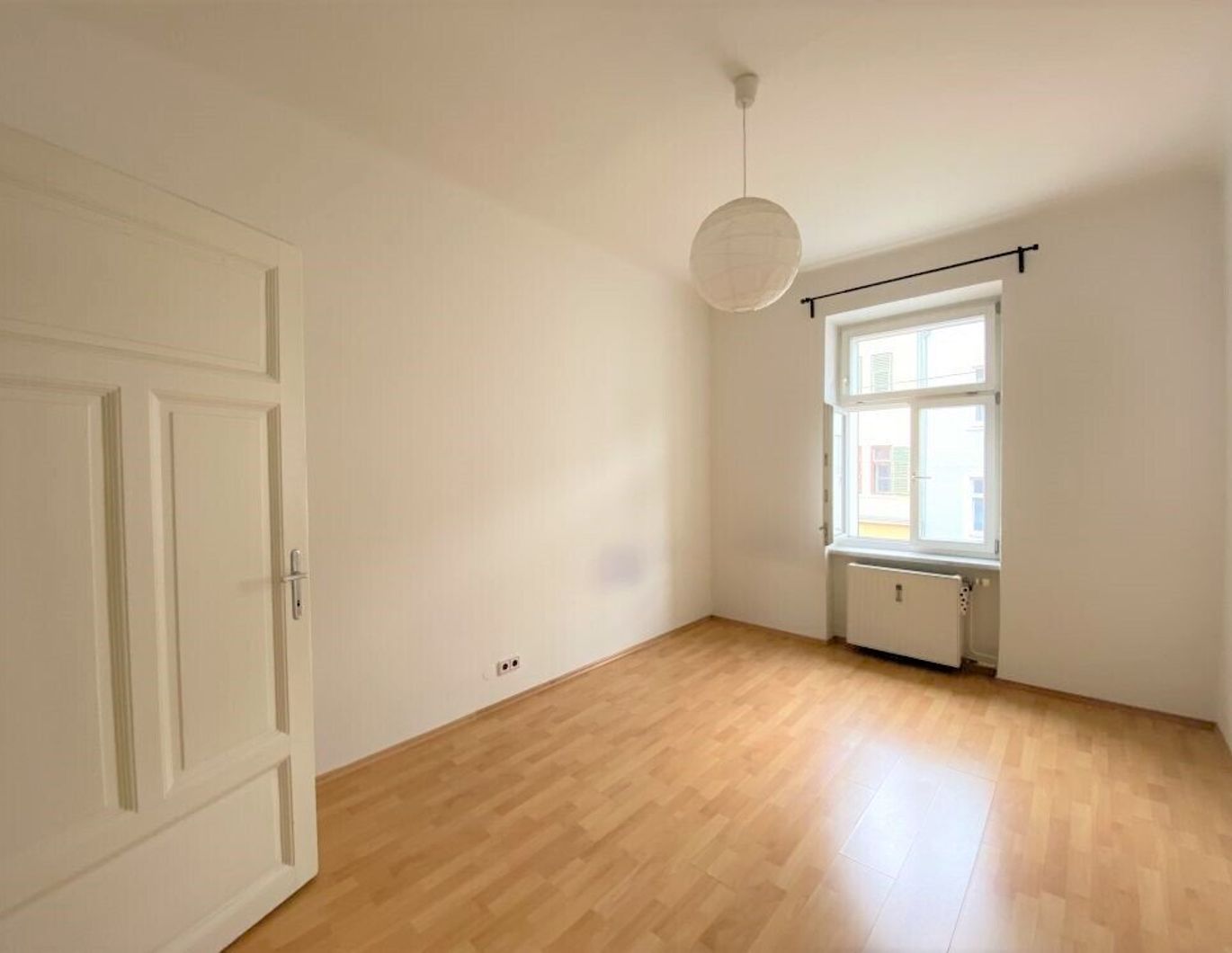Hohe Rendite! 2,5-Zimmer-Altbauwohnung mit rd. 40m² Eigengarten in ruhiger Lage unmittelbar beim Grazer Augarten - ideal für Anleger und Eigennutzer