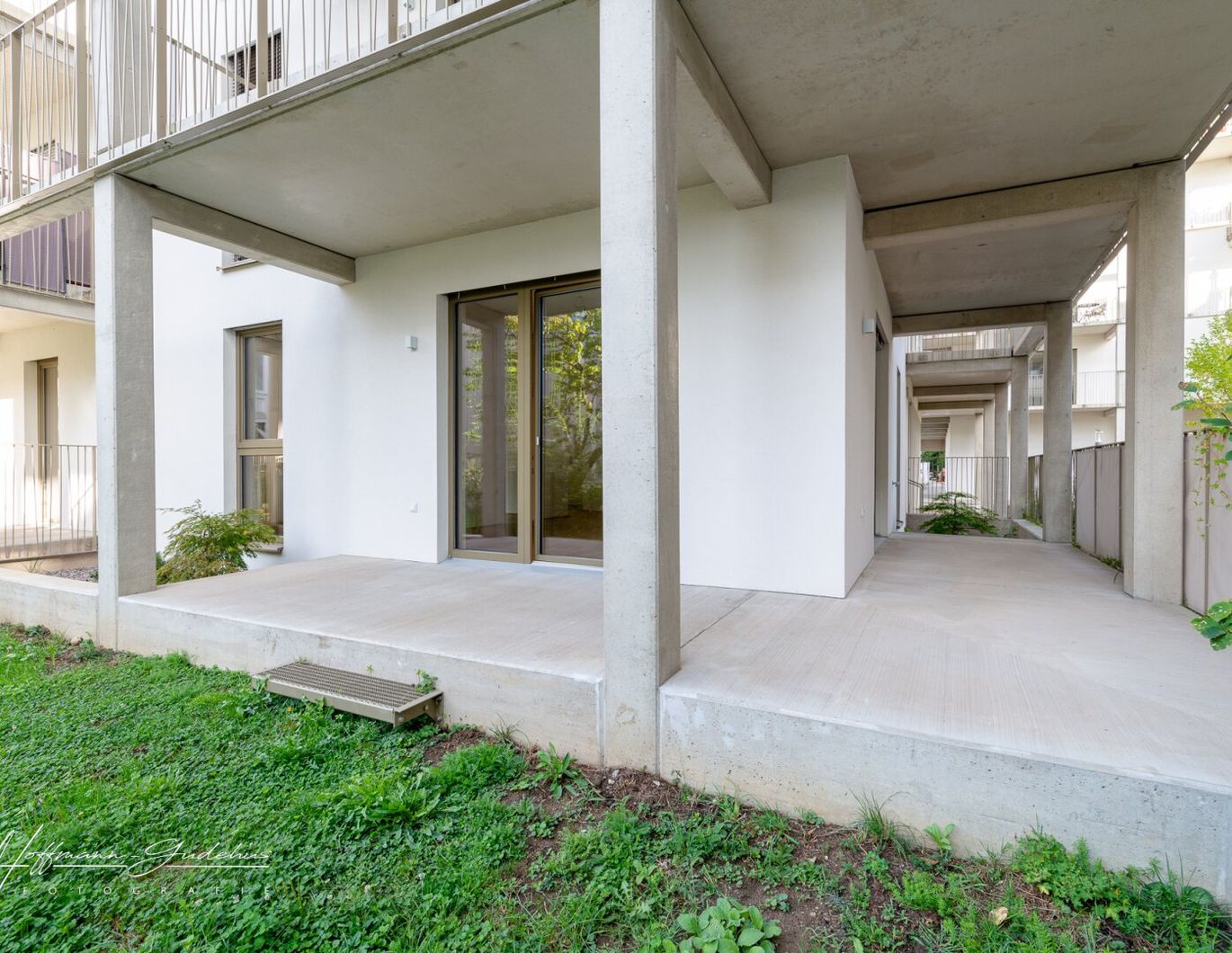 MODERNE 3-ZIMMER-WOHNUNG MIT TERRASSE UND GARTEN