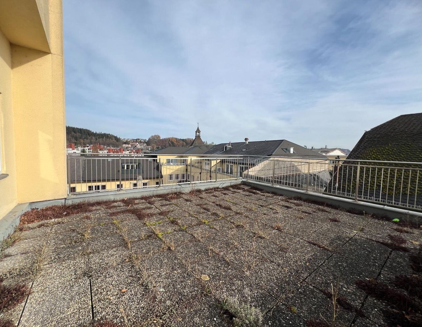 Leistbare sonnige Traum Terrassen Wohnung mit Loggia und bombastischem Fernblick in 1A Lage Stadtplatz / Vöcklabruck
