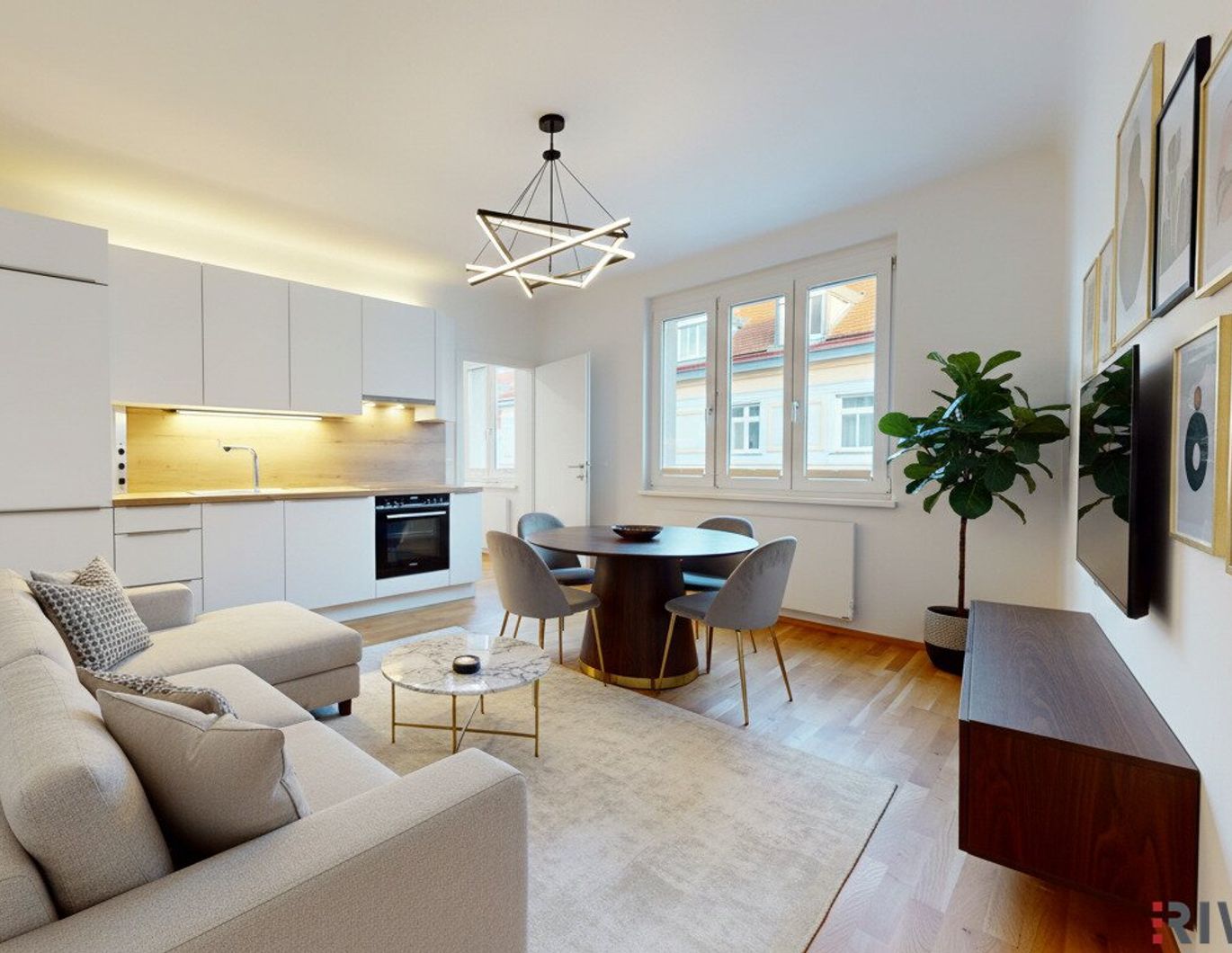 ERSTBEZUG nach Sanierung I Komfortable 3 Zimmer Wohnung I Inkl. Tischler-Küche mit Siemens Geräten