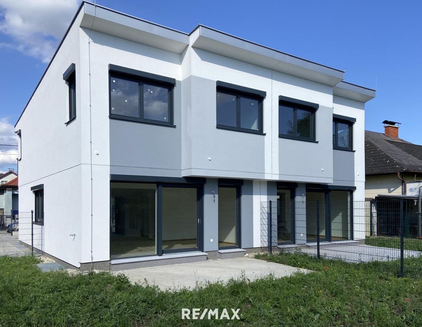 Luxuriöse Doppelhaushälfte in Langenzersdorf | Erstbezug