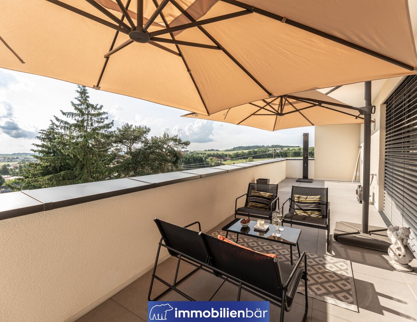 voll möbliertes Penthouse - hochwertige Eigentumswohnung mit traumhaften Weitblick in Neumarkt - Provisionsfrei