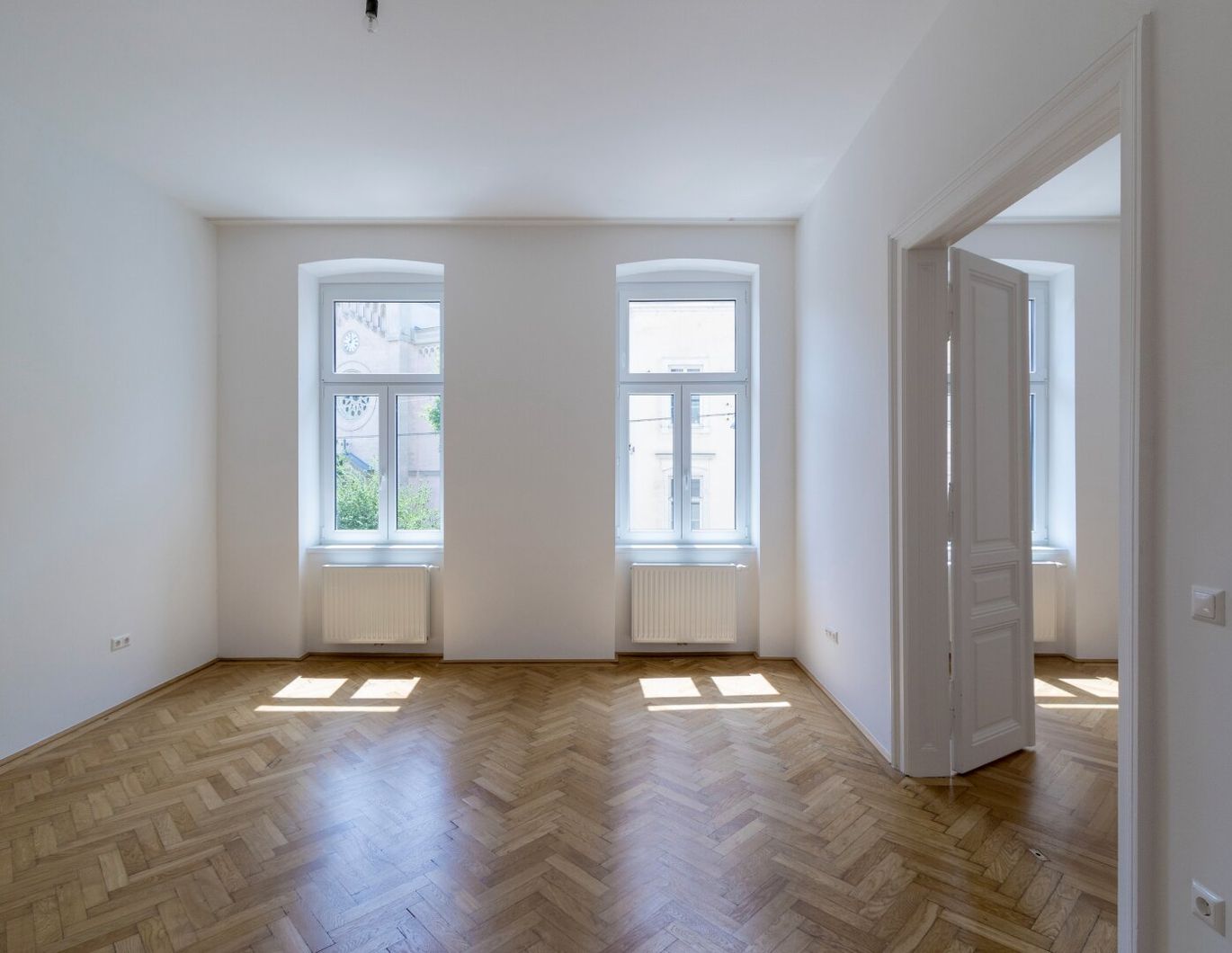 Bezugsfertiger Altbau! Südostseitige 2-Zimmer-Wohnung auf Gumpendorfer Straße