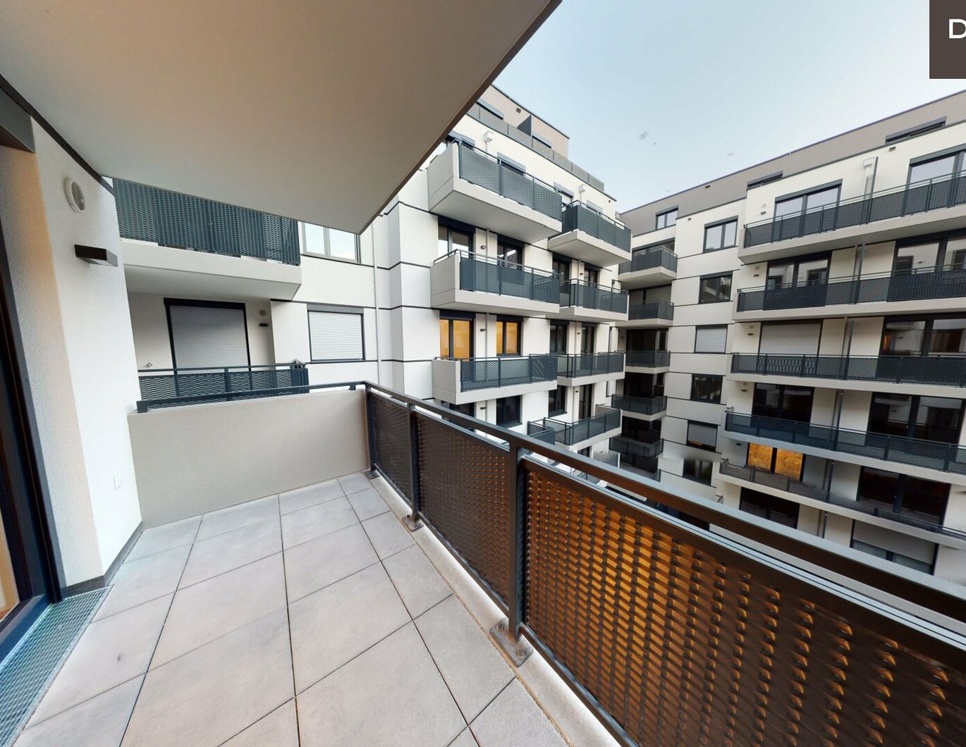 / DIREKT AM KIRSCHBLÜTENPARK / TOLLE NEUBAUWOHNUNG / MIT BALKON / 3. STOCK / VERFÜGBAR AB 1.04.2026