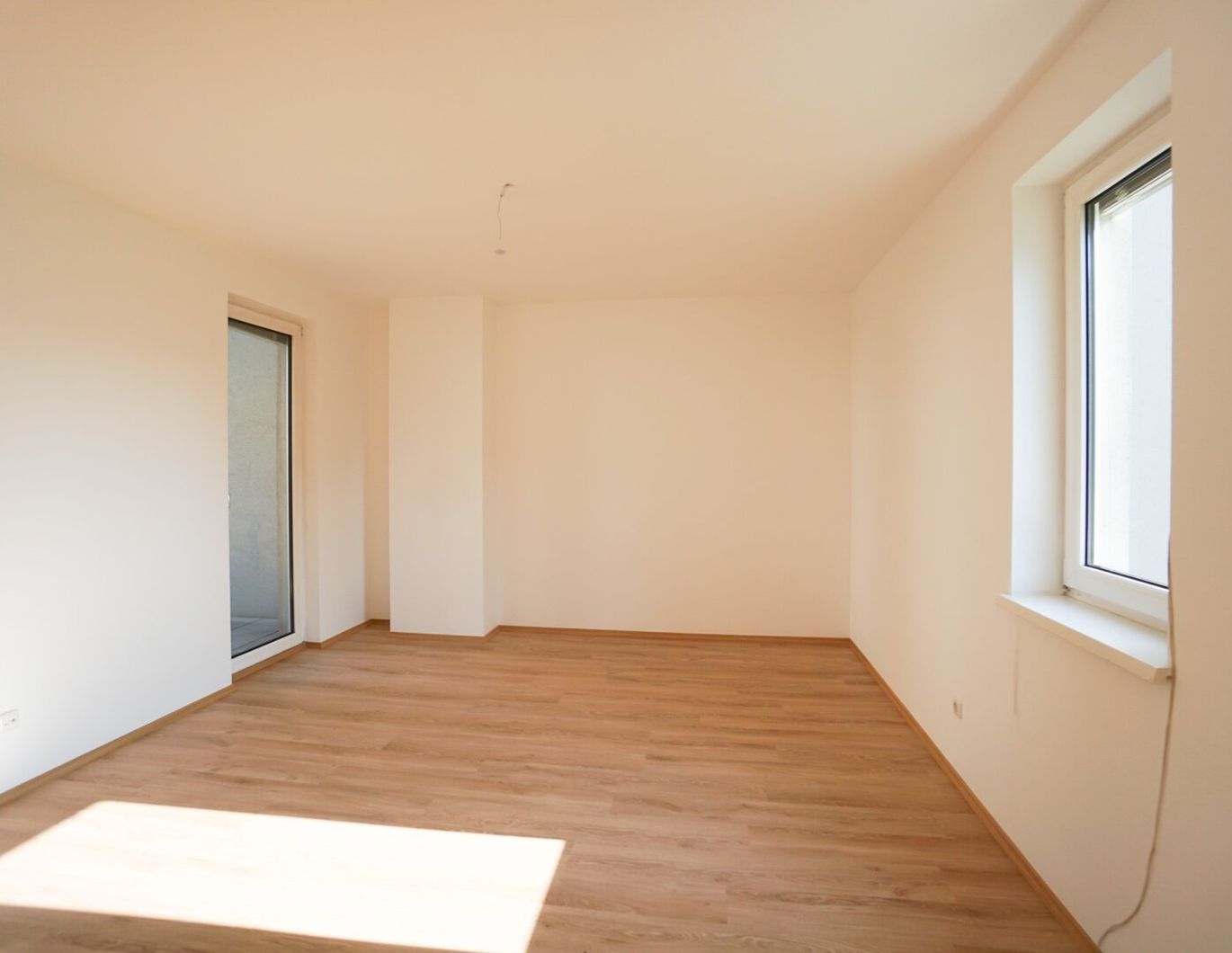 2 ETAGENWOHNUNG MIT 3 ZIMMERN IN SCHWERTBERG - AB SOFORT VERFÜGBAR