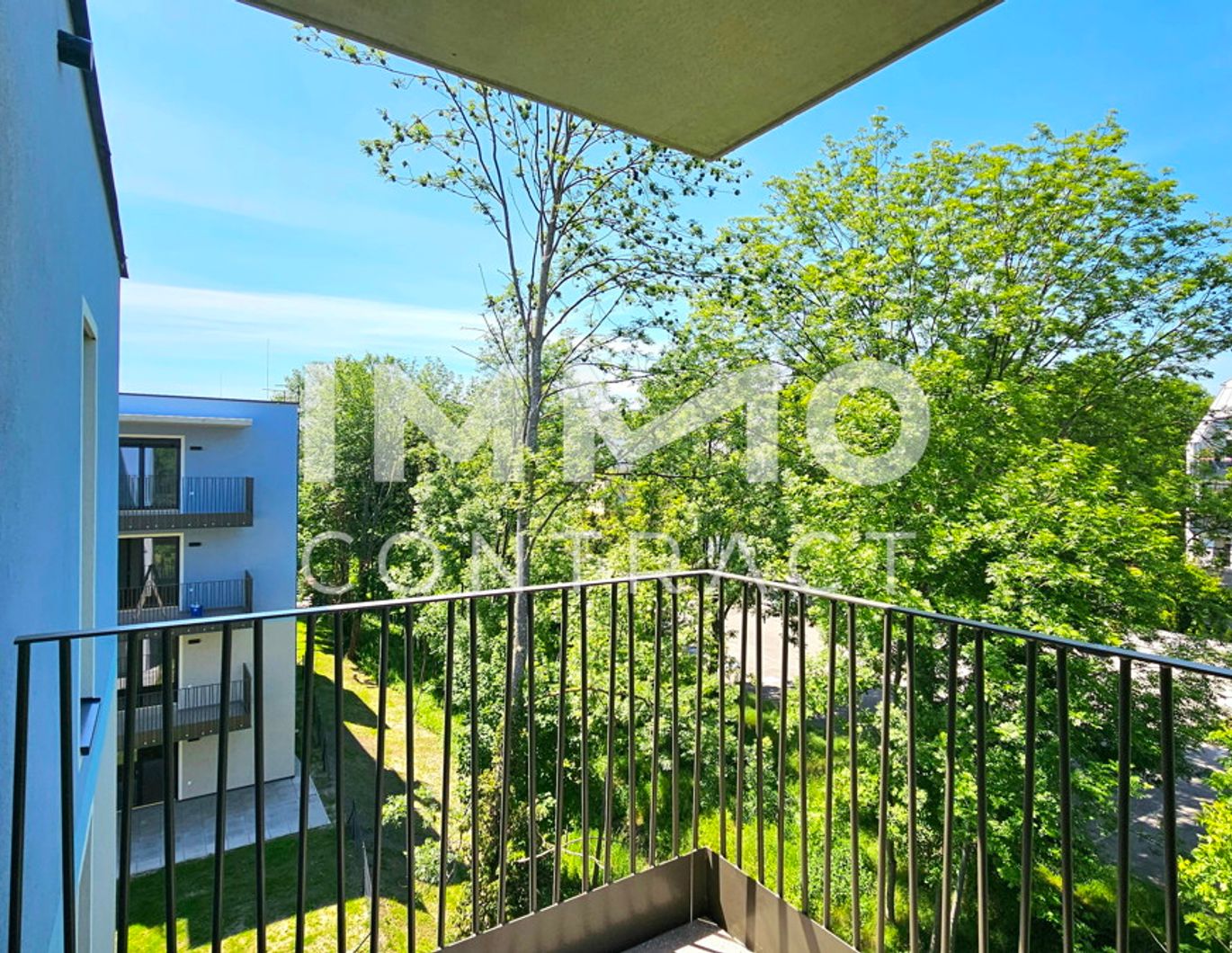 Provisionsfrei: Dachgeschoßwohnung mit 2 Zimmern, Grünblick und Ruhelage