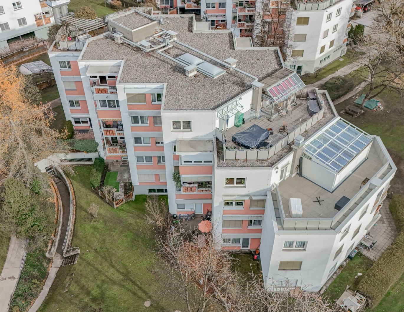 ***Nette Garconniere mit Gartenterrasse Nähe Klinikum***