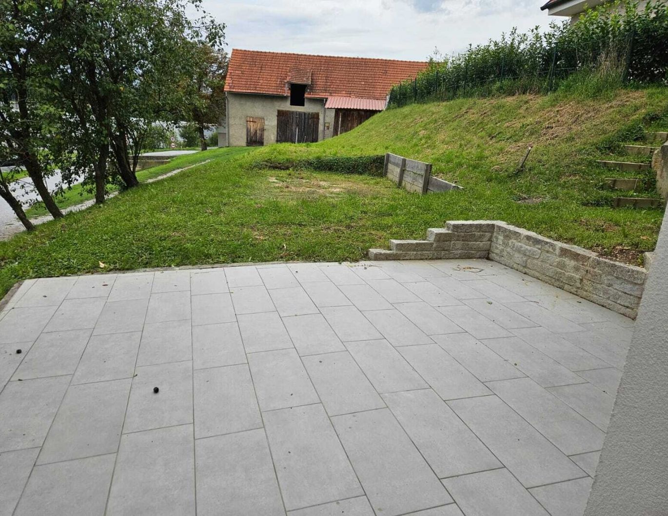 Erdgeschoss 3 Zimmer Wohnung mit 100 m² großem Garten!