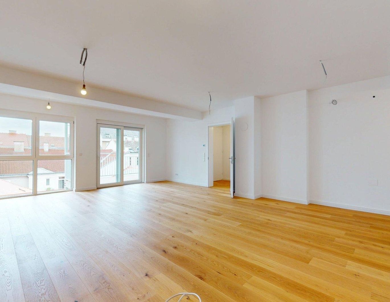 Am Kutschkermarkt | Elegante 4-Zimmer-Altbauwohnung mit rund 9,9 m² großem Balkon, Garagenplatz optional