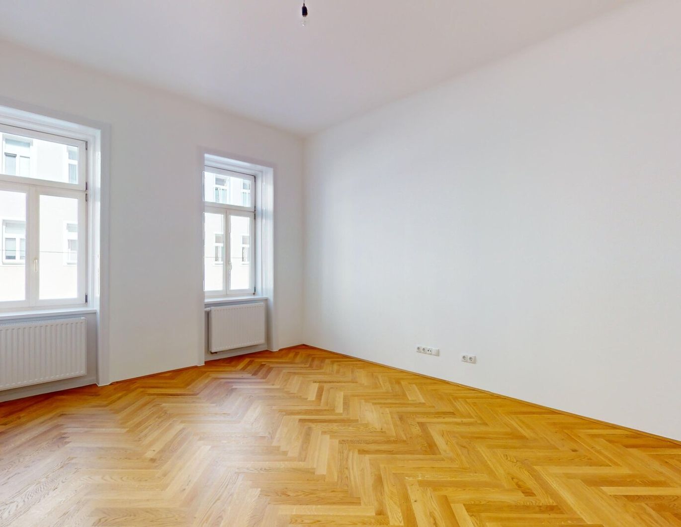 2-Zimmer-Altbauwohnung - top-sanierter Erstbezug