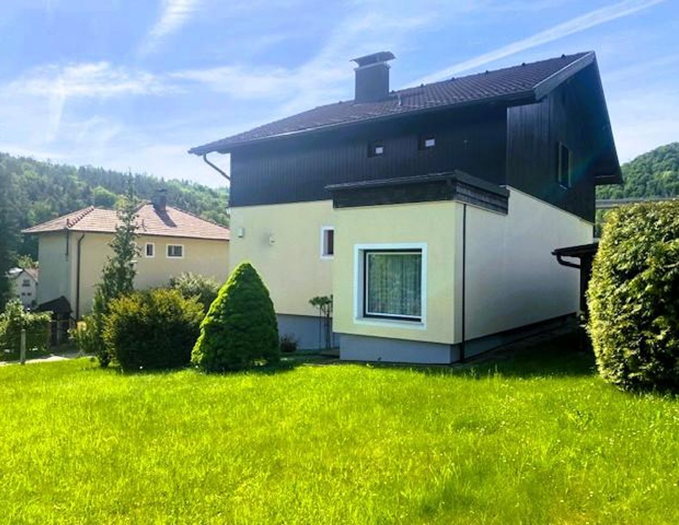 Gepflegtes Wohnjuwel mit Weitblick! Platz für Generationen!