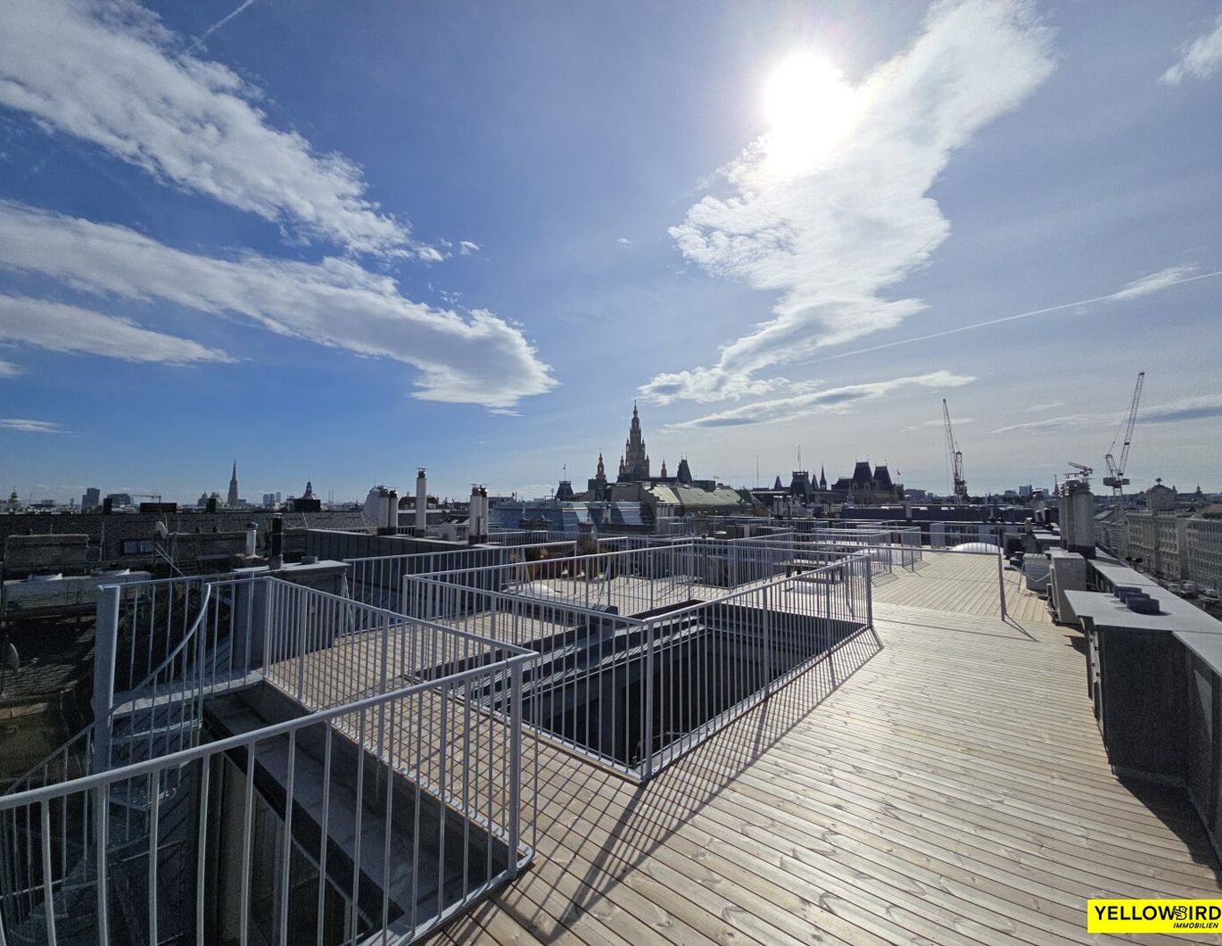 DG Apartment - 215m² in zentraler Lage des ersten Bezirks - mit 360° Terrassenfläche - unbefristet!