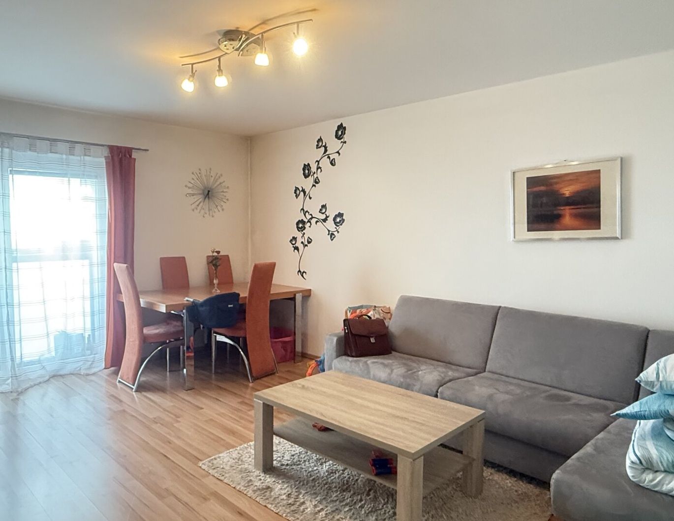 Reinprechtsdorfer Straße: zentrale 2-Zimmer mit separater Küche zum Verkauf mit Stellplatz in BK inklusive!