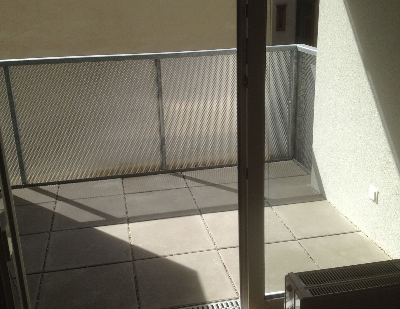 Topausgestattete Balkonwohnung in Hofruhelage (BJ 2012)