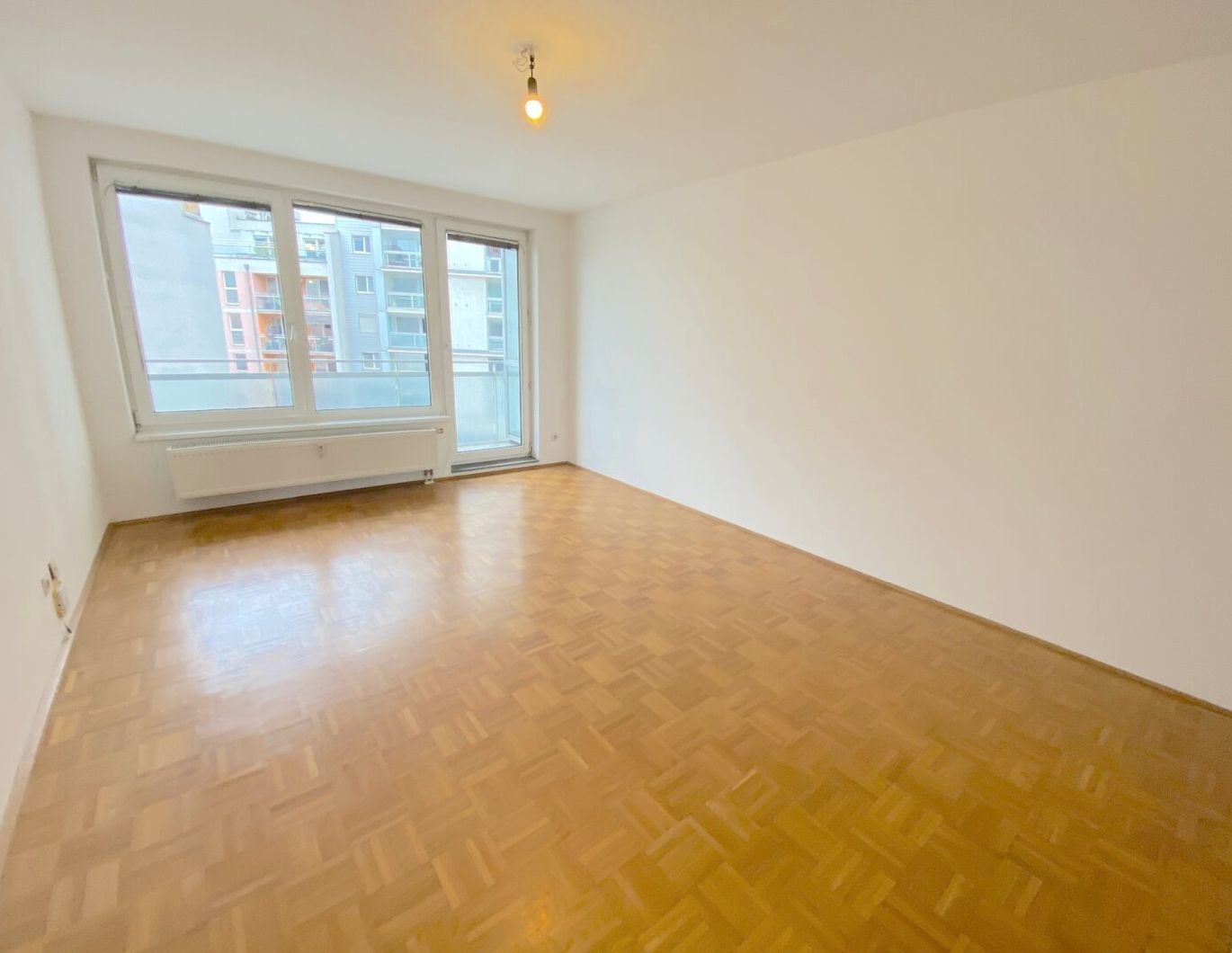 PROVISIONSFREI VOM EIGENTÜMER! 3,5-ZIMMER WOHNUNG MIT LOGGIA IN DER FORSTHAUSGASSE!