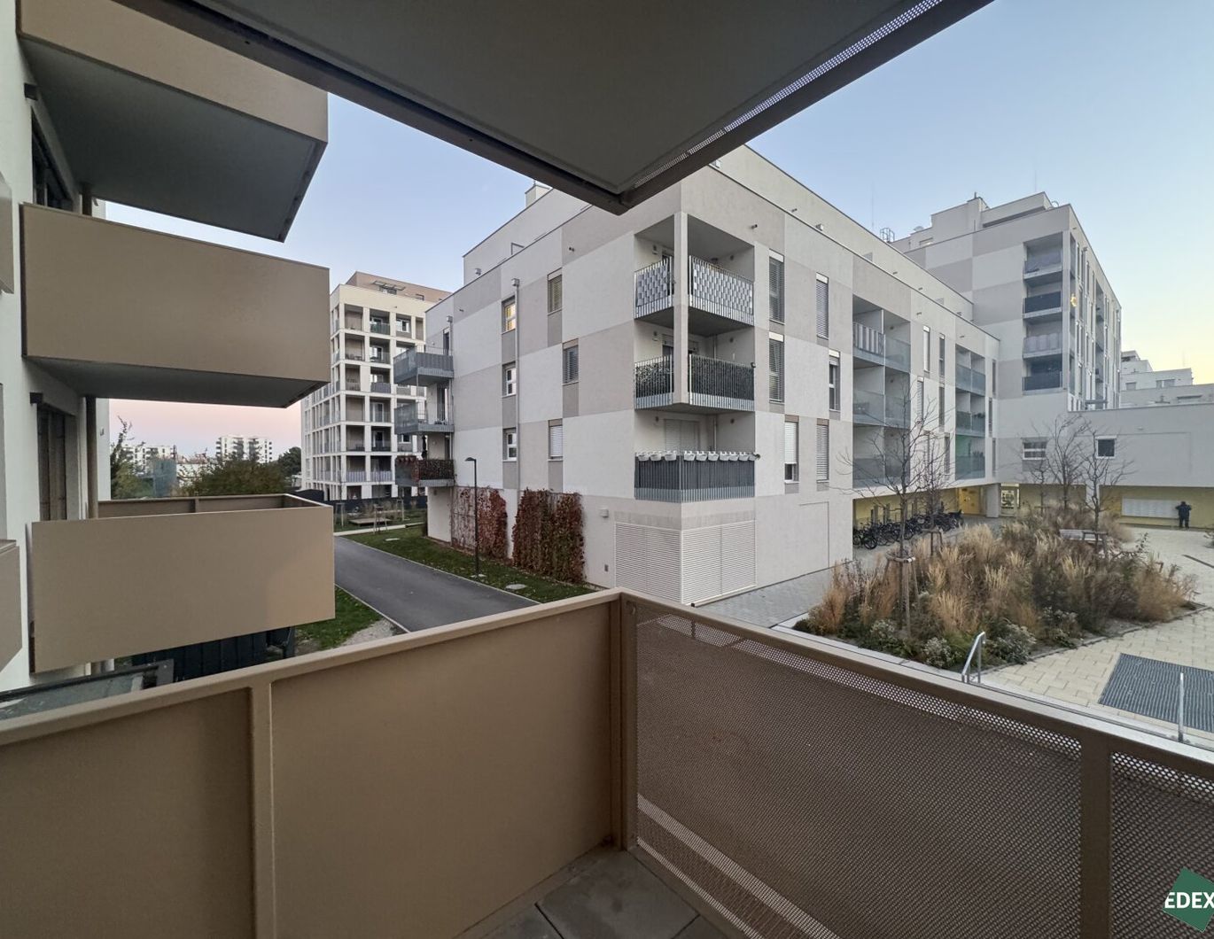 Moderne 2-Zimmer-Wohnung mit Balkon nahe U1 - ideal für Singles oder Paare