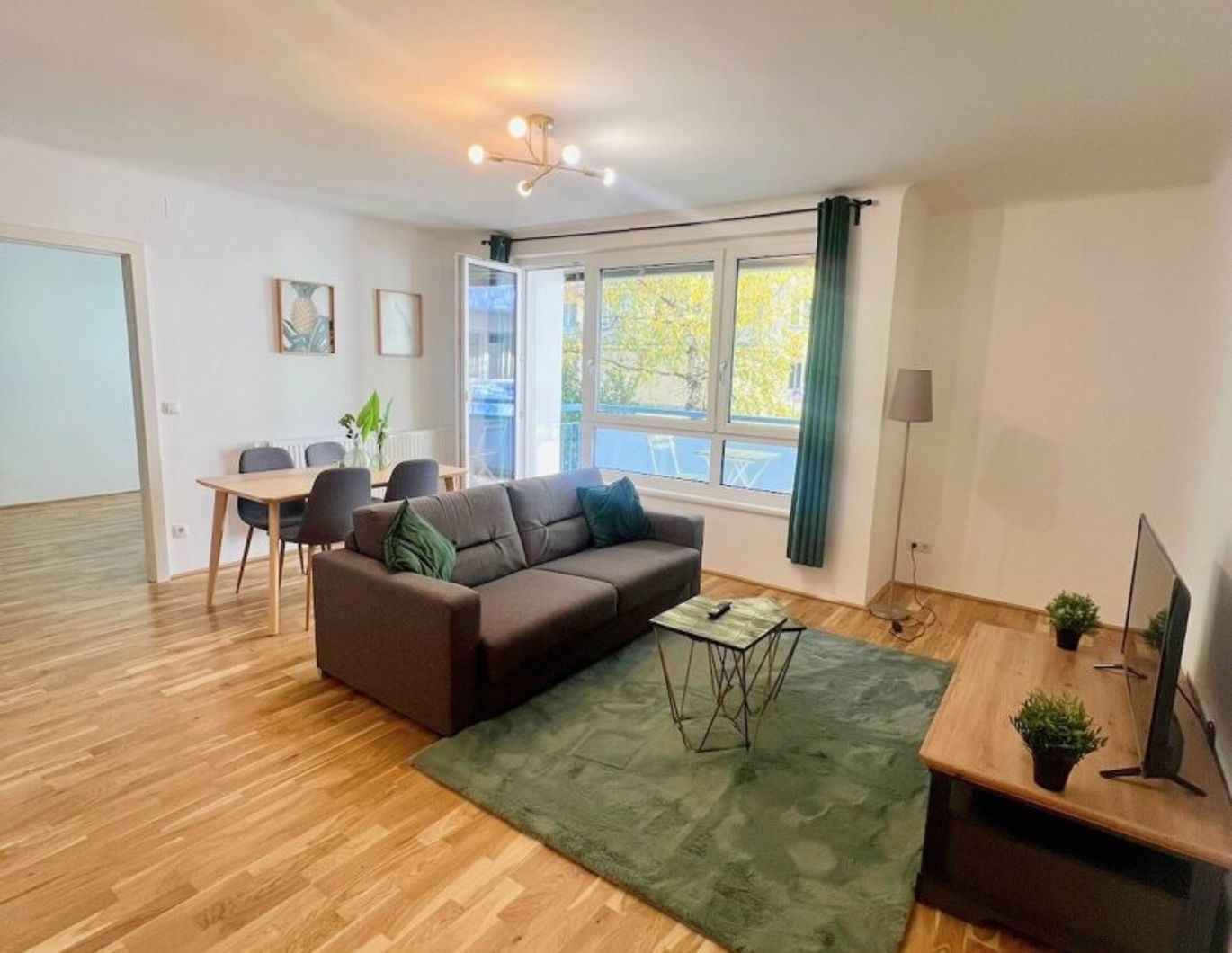 Direkt beim BOTANISCHEN GARTEN! HOFRUHELAGE mit BALKON!