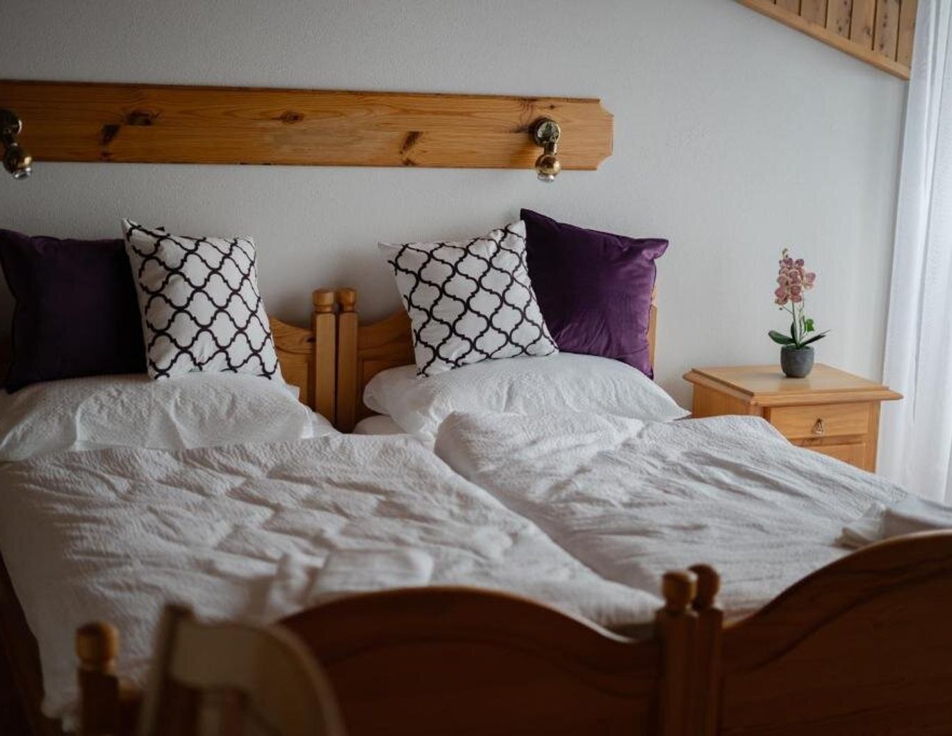 Gemütliches Zimmer mit eigenem Bad - Voll möbliert, TV & WLAN inklusive! Nahe Velden am Wörthersee!