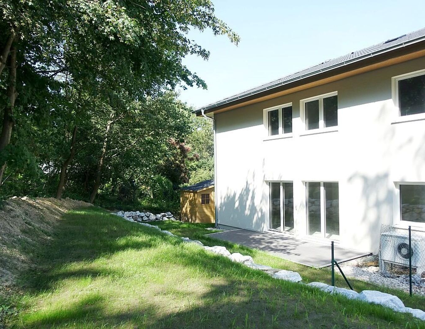 5 Zimmer DHH - Luftwärmepumpe - inkl. Einbauküche und 2 Stellplätze (davon 1 Carport)