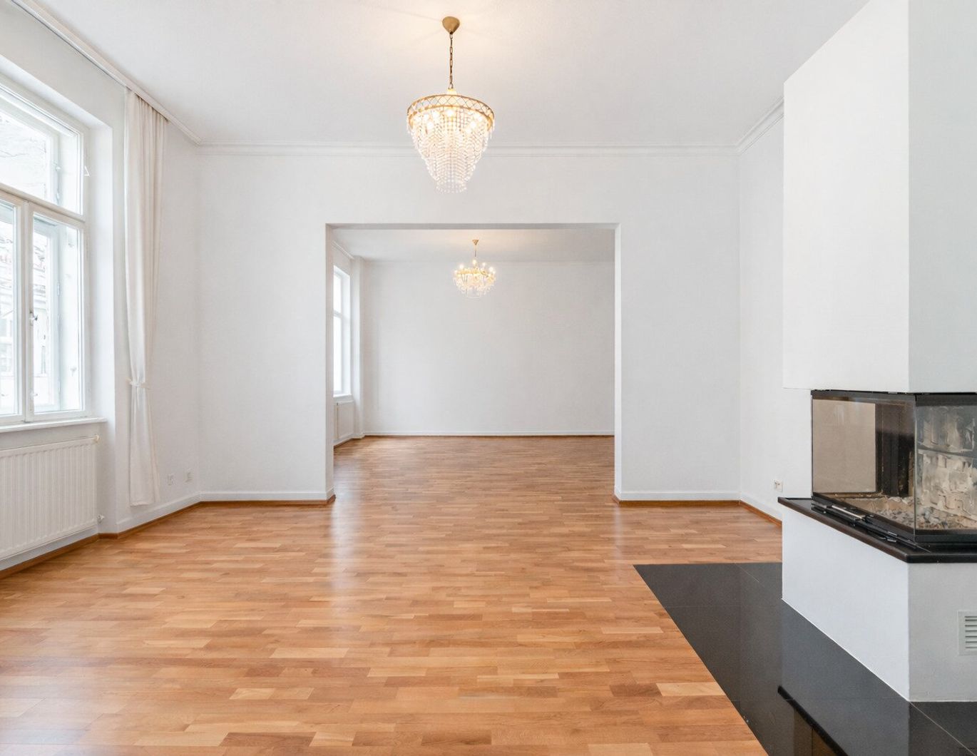 TRAUMHAFTE 4-ZIMMER ALTBAU-WOHNUNG MIT KAMIN