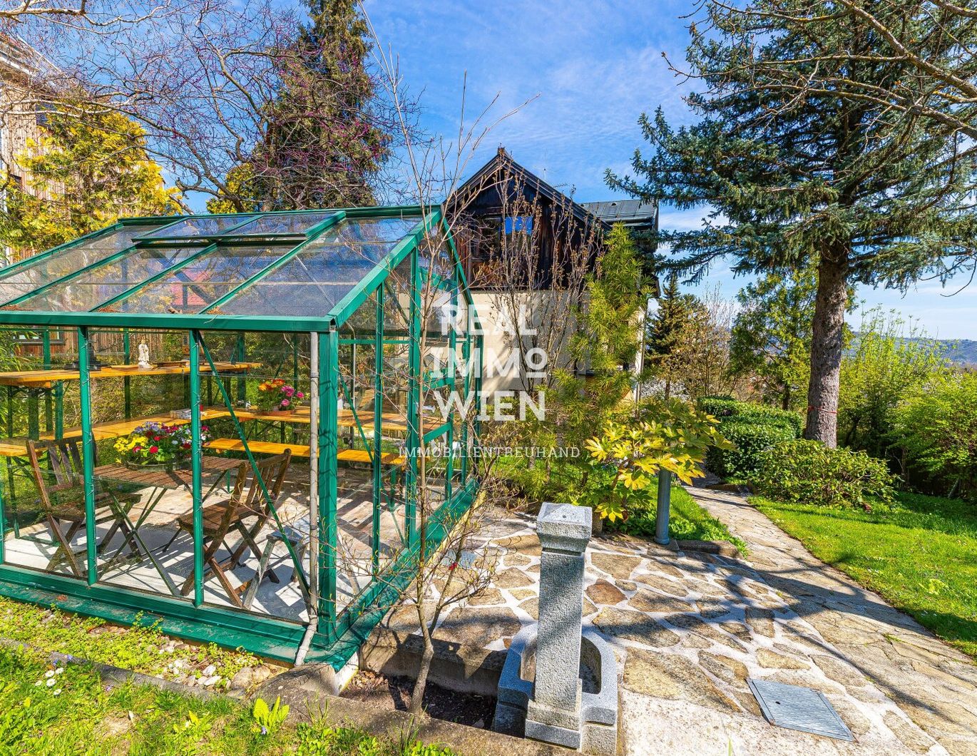 Grosse Familienvilla, Obere Stadt Klosterneuburg, Gehminuten in das Zentrum, Traumfernblick!