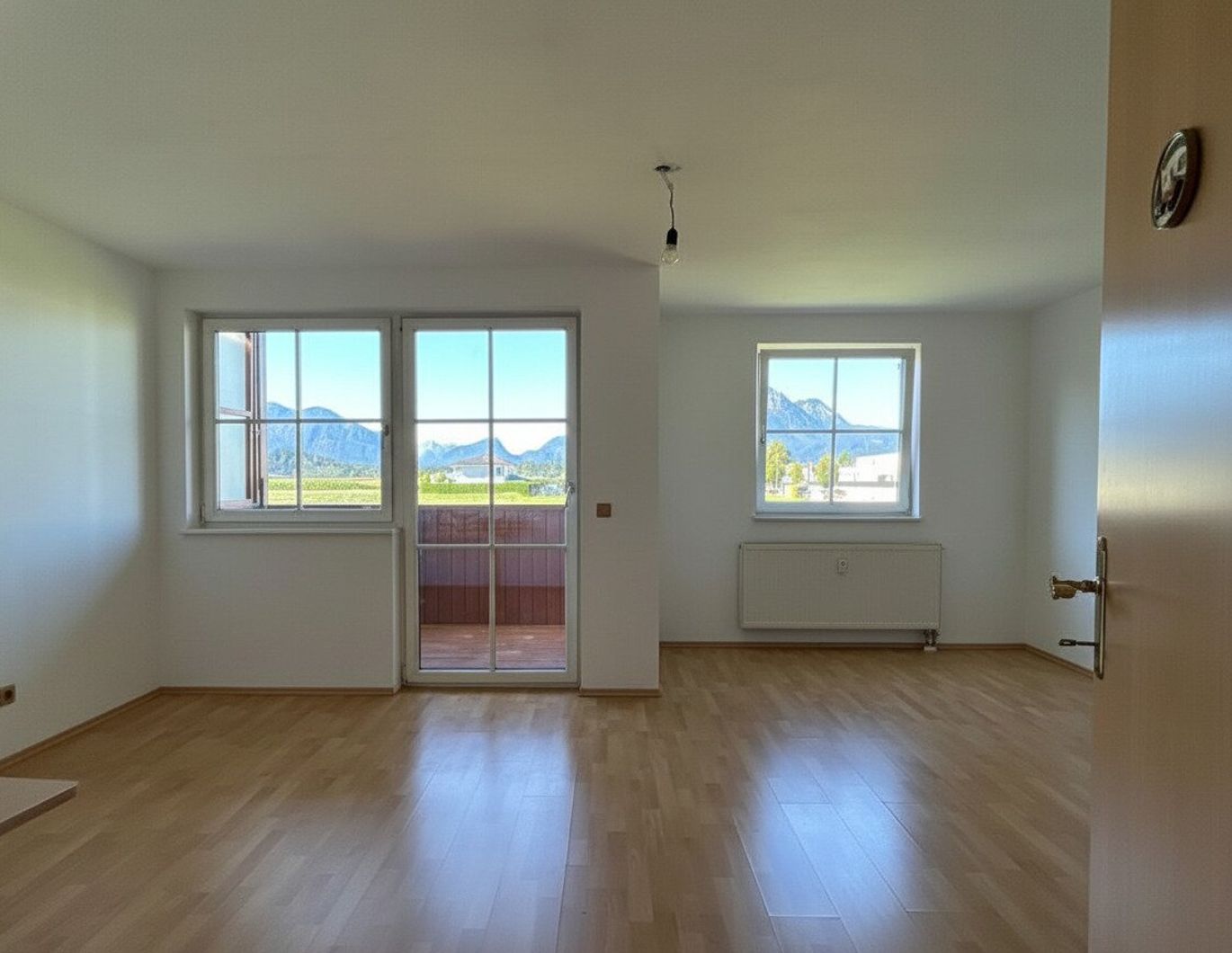 Schöne 4-Zimmer Wohnung mit 2 Stellplätzen und traumhaften Ausblick in Wals
