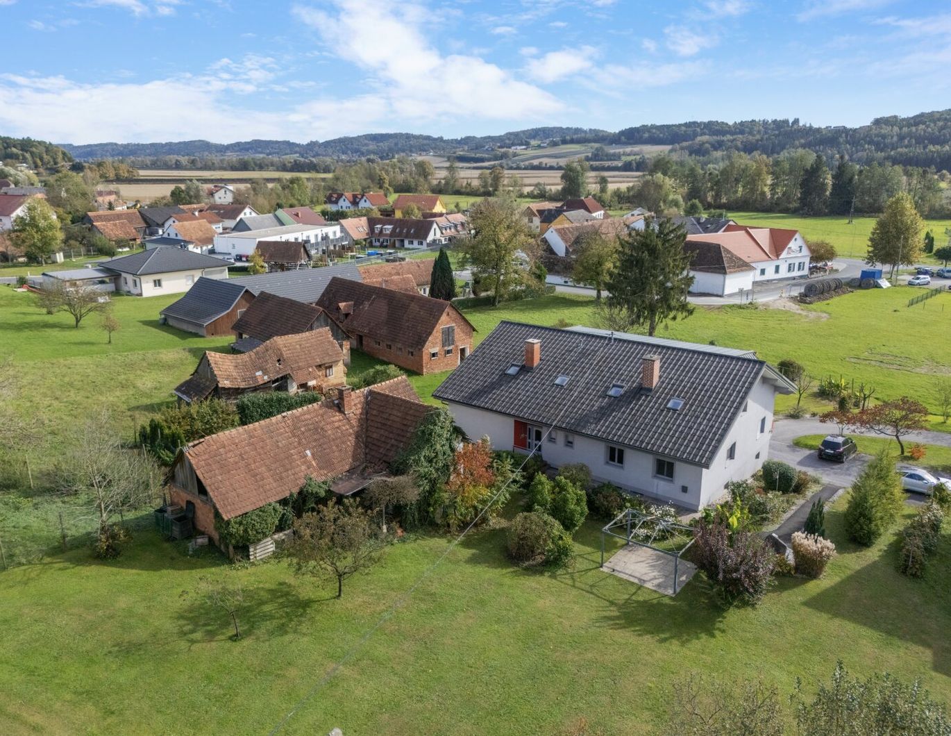 Vielseitiges Mehrfamilienhaus auf großem Grundstück und tollem Ausbaupotenzial