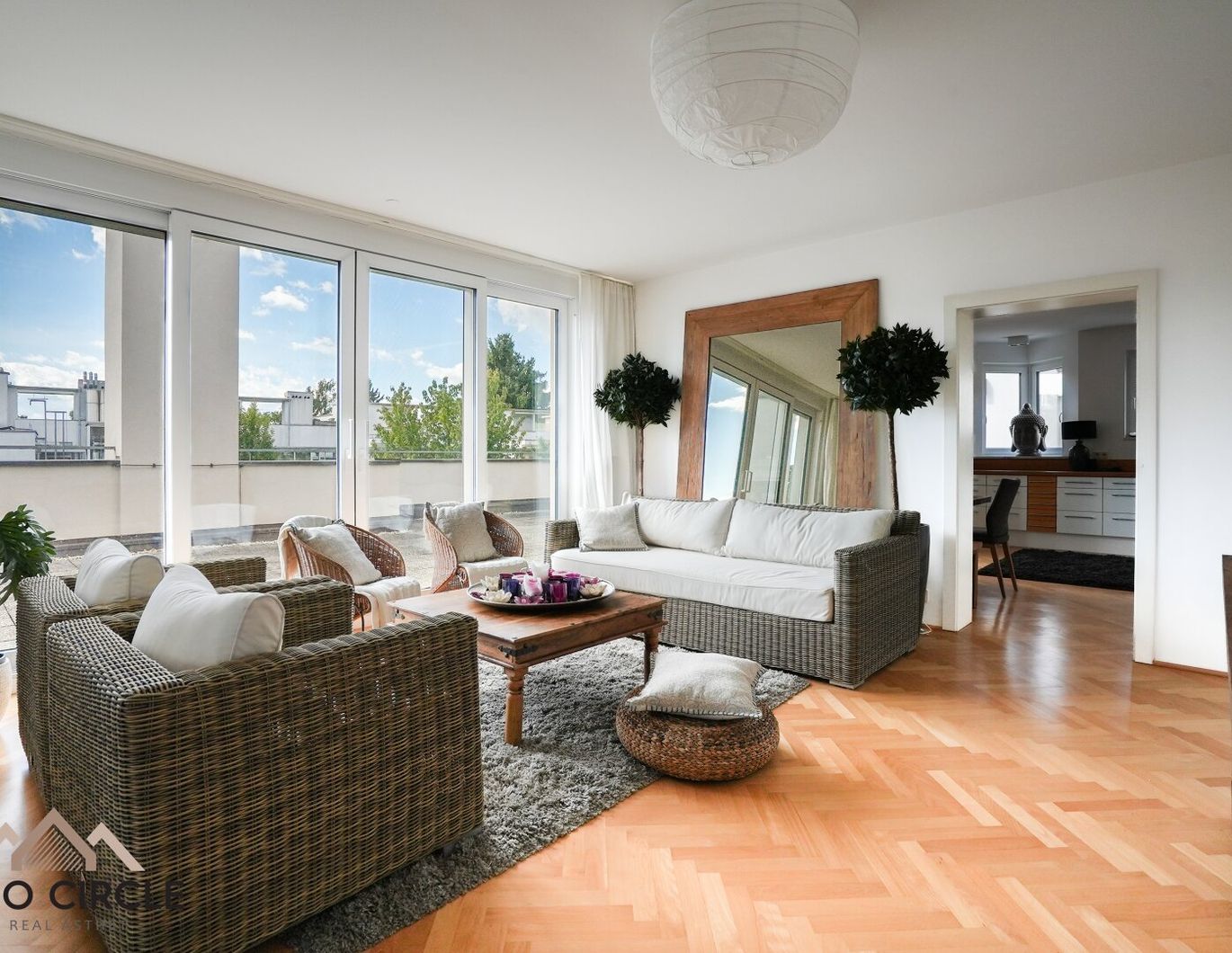 Stilvolle 118 m² Dachgeschoßwohnung mit 65 m² Panoramaterrasse in Graz-St. Peter!