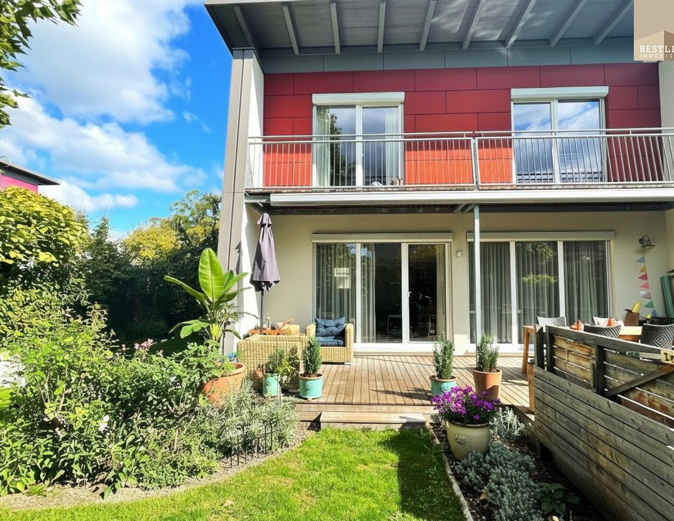 Keine Planung keine Bauzeit - Doppelhaushälfte mit traumhaftem Garten und Pool