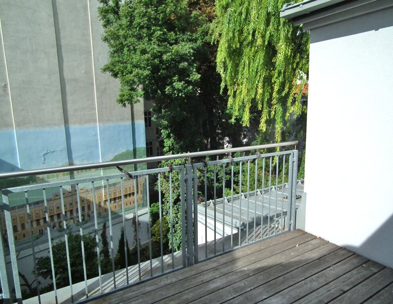 Pärchenwohnung Dachgeschoss mit Terrasse in Innenhof (Warmmiete)