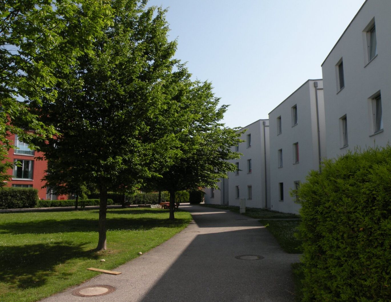 Lichtdurchflutete Wohnung mit Garten zu vermieten - inkl. Tiefgaragenstellplatz & Einbauküche!