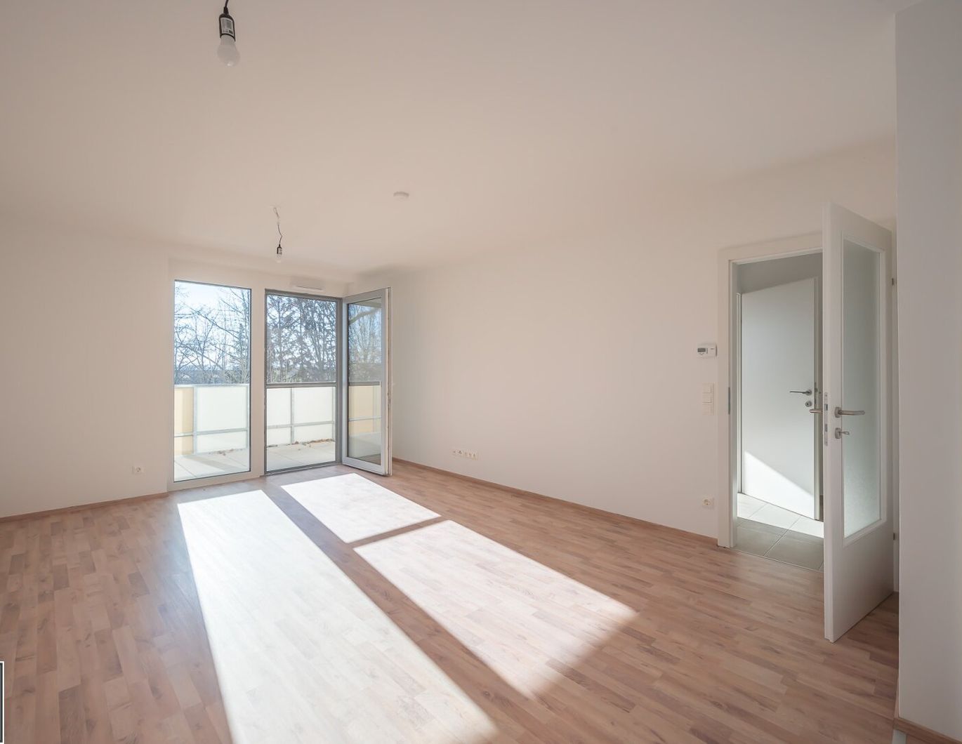 GO2EISENSTADT4LIVING! Mieten, wohnen, kaufen: 2 Zimmer Wohnung mit Balkon inkl. KFZ-Stellplätzen ab 03/25