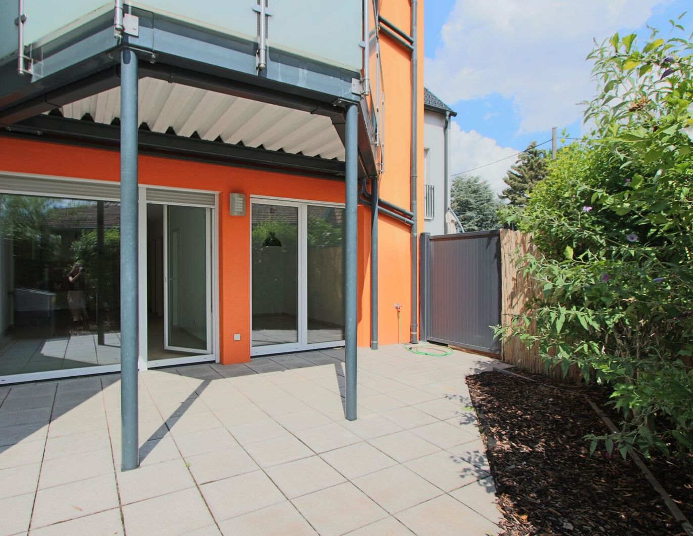 Wohntraum mit Gartenterrasse in ruhiger, kleiner Anlage nur 50m zum Badeteich!