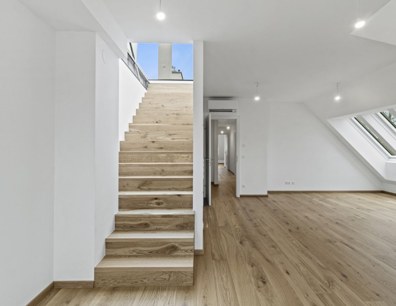 ++ PROVISIONSFREI & NEUE KÜCHE INKLUSIVE ++ DACHTERRASSENTRAUM