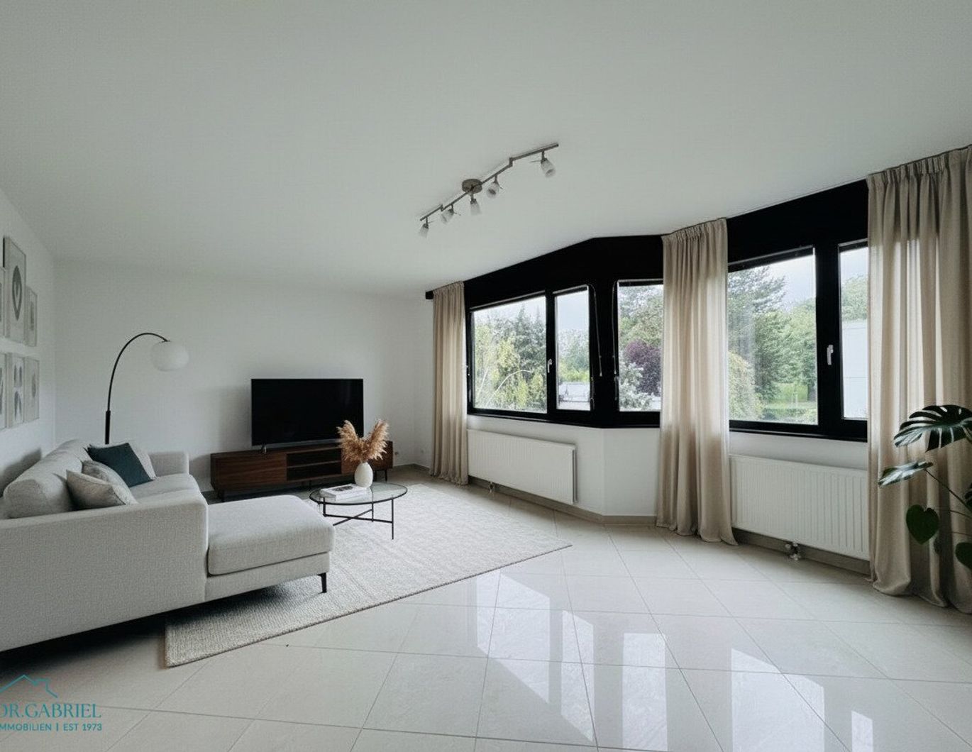 HELLE WOHNUNG MIT FANTASTISCHEM WIENBLICK & GEMEINSCHAFTSPOOL