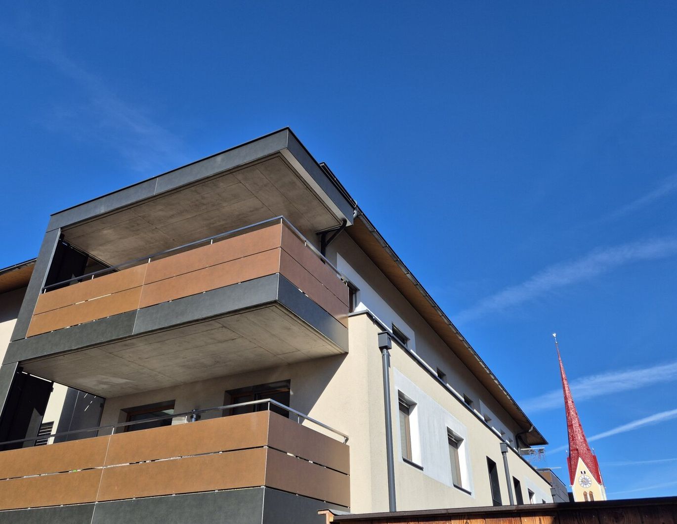 Neuwertige luxuriöse vollmöblierte 2 Zimmerwohnung mit großem Sonnenbalkon