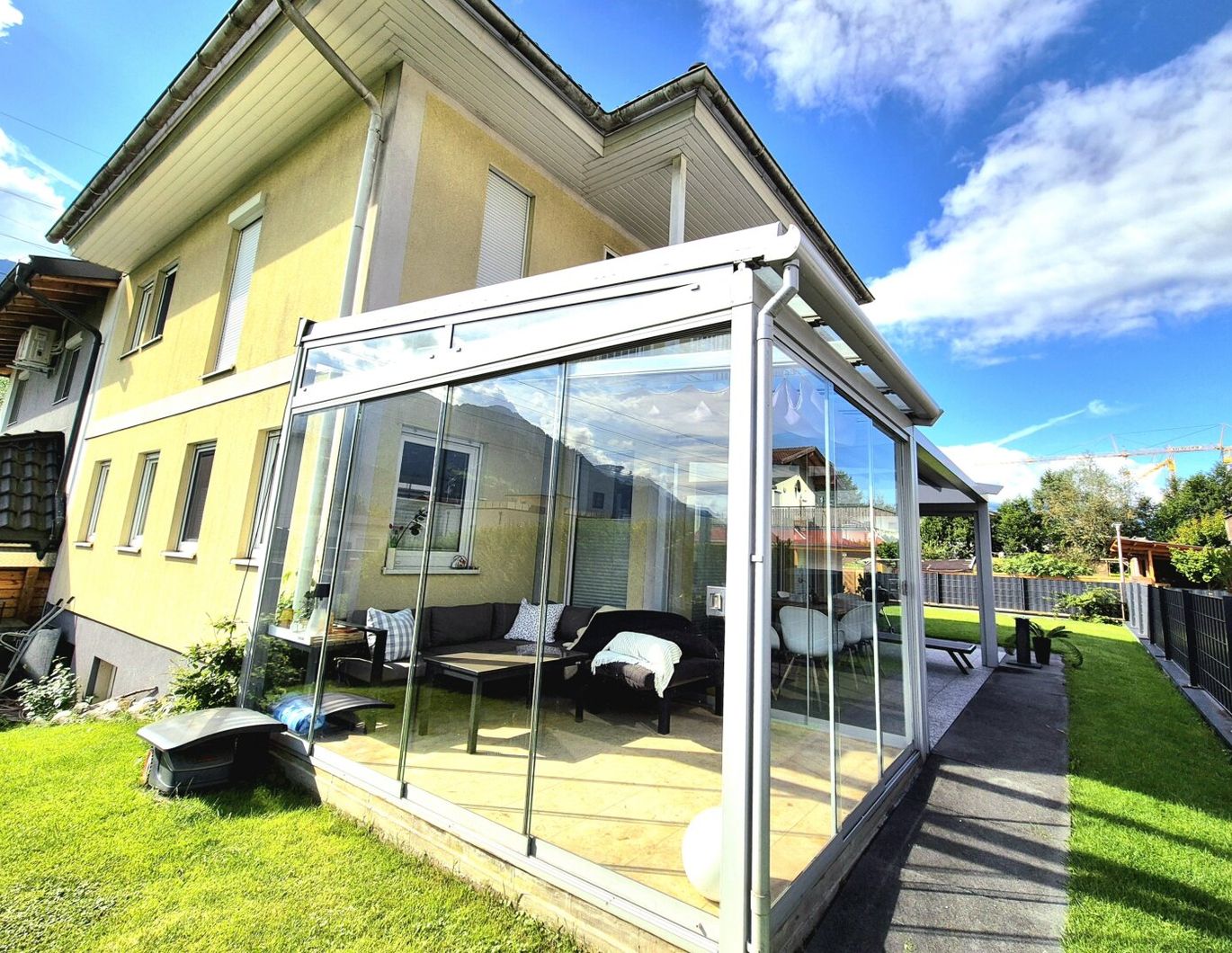 Ihr Traumhaus ! Gepflegtes Einfamilienhaus mit Wintergarten,Terrasse, Garten und Balkon!
