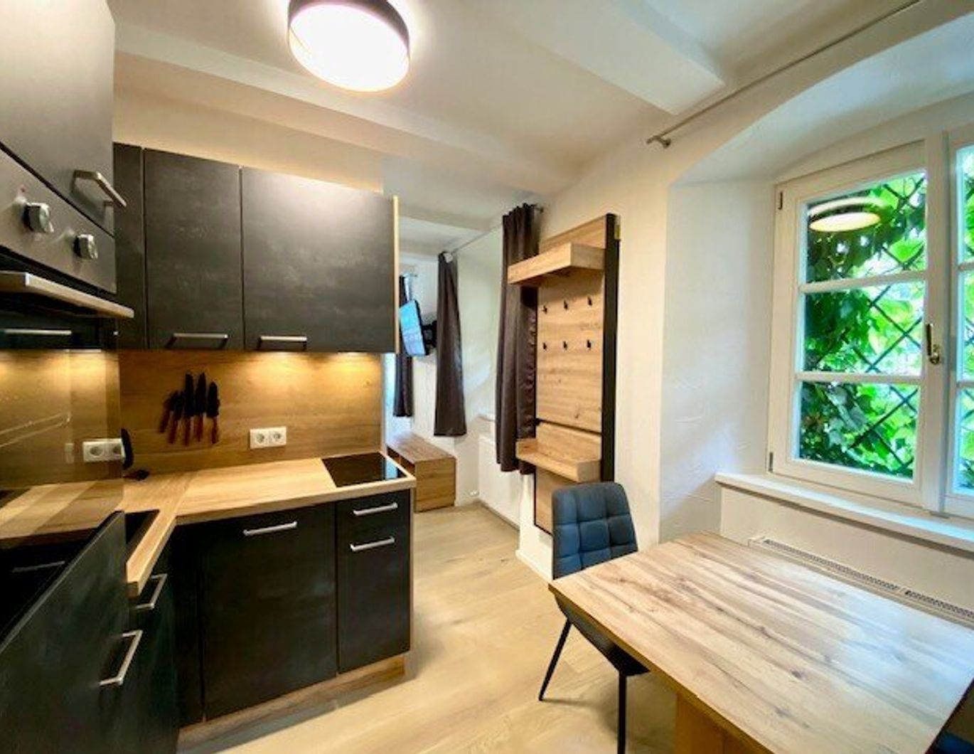 Wunderschöne Garonniere in kernsaniertem Stadthaus in Top Lage von Hall