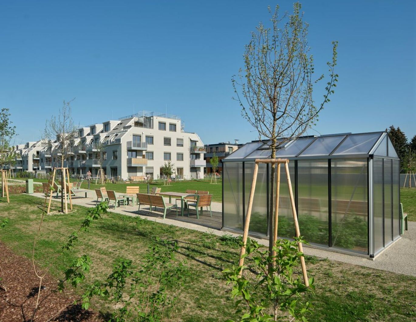 PROVISIONSFREIE 2 Zimmer Wohnung mit Balkon und KÜCHE _T11