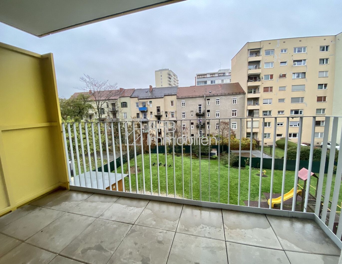 2 Zimmer Genossenschaftswohnung mit großem Balkon Nähe Citypark