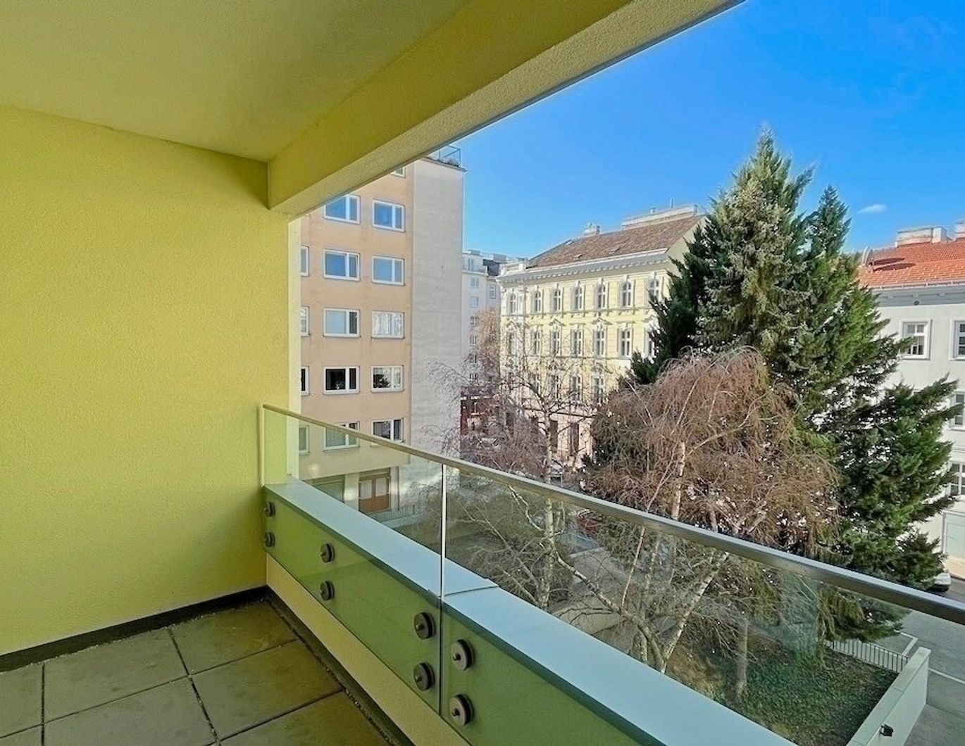 sonnige und helle NEUBAU 2-Zimmer Wohnung mit Loggia! AB SOFORT