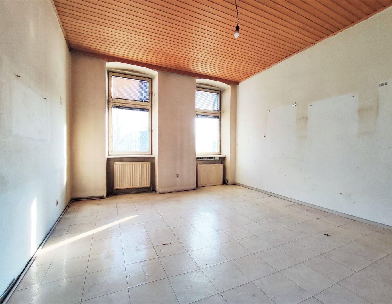 BESTE VERKEHRSANBINDUNG - Sanierungsbedürftiger Altbau