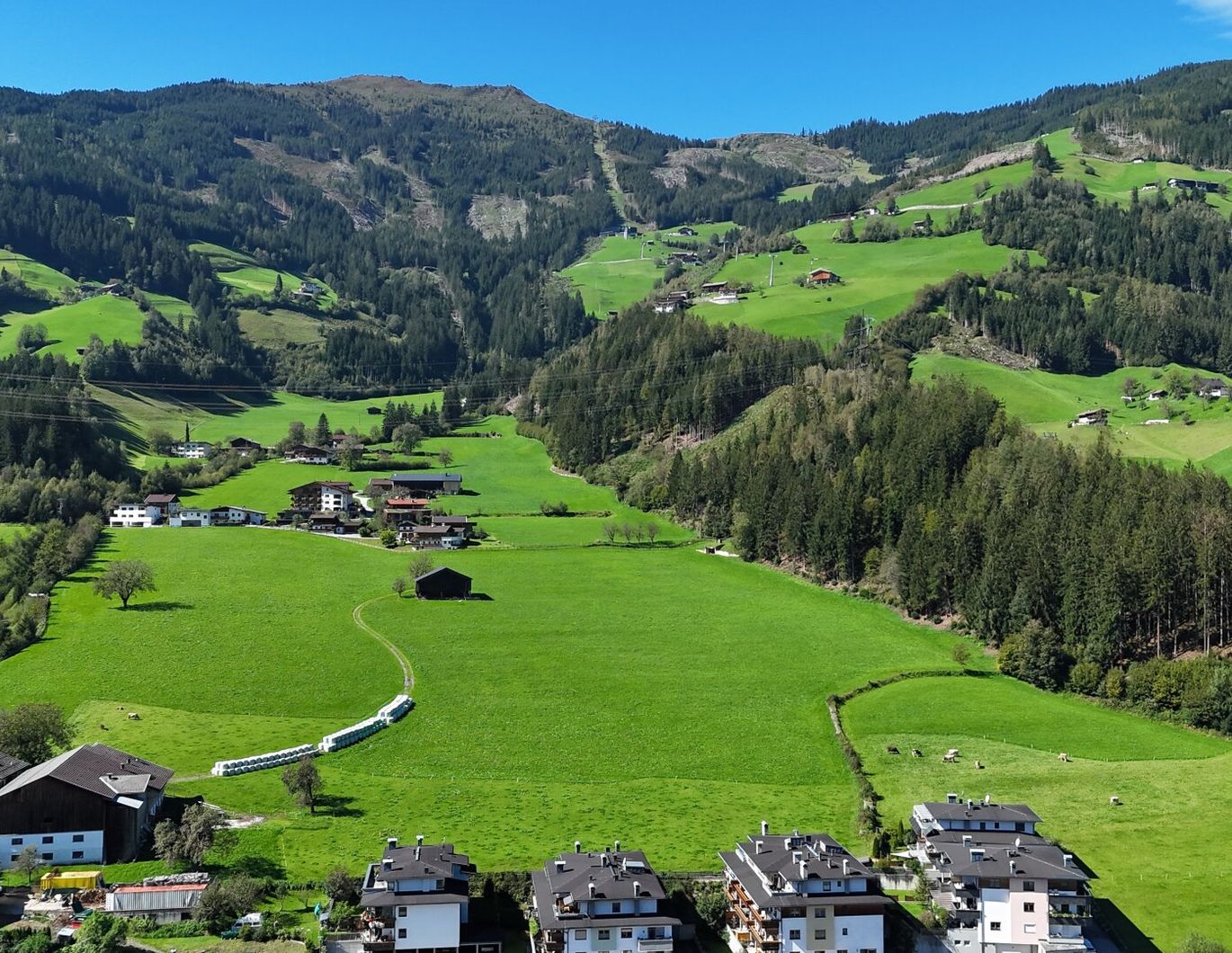 FÜGENBERG - Es erwartet Sie eine Doppelhaushälfte in Aussichtslage - 5 Zimmer, Garten & 2 Balkone!