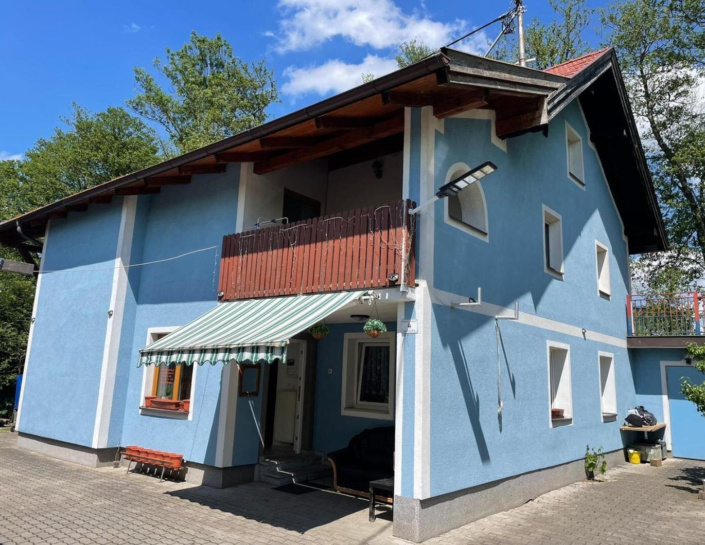 Großzügiges Wohnen/ Ein- bis Zweifamilienhaus