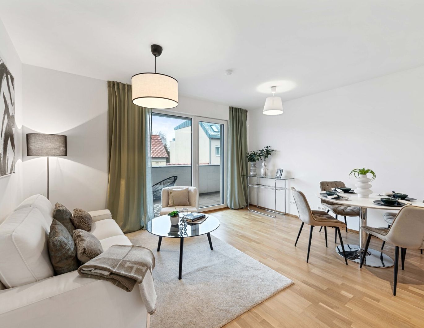 ERSTBEZUG: Traumhafte 2-Zimmer-Wohnung mit Balkon (ideal für Anleger)