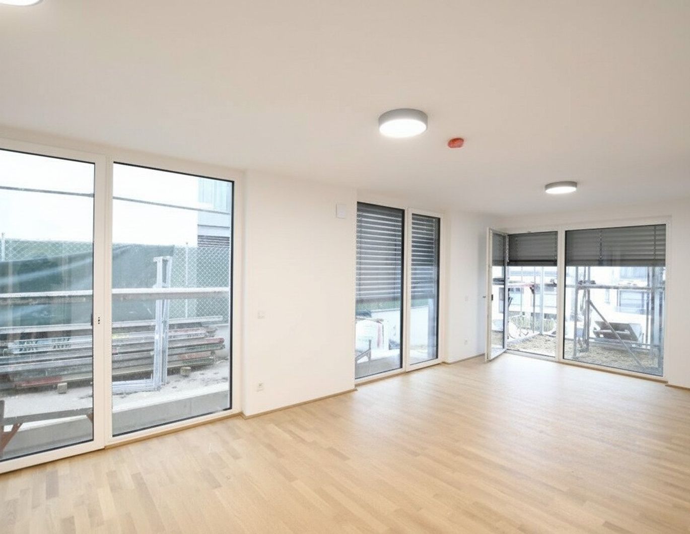 Erstbezug mit Terrasse: Schöne 3-Zimmer-Wohnung mit moderner Ausstattung