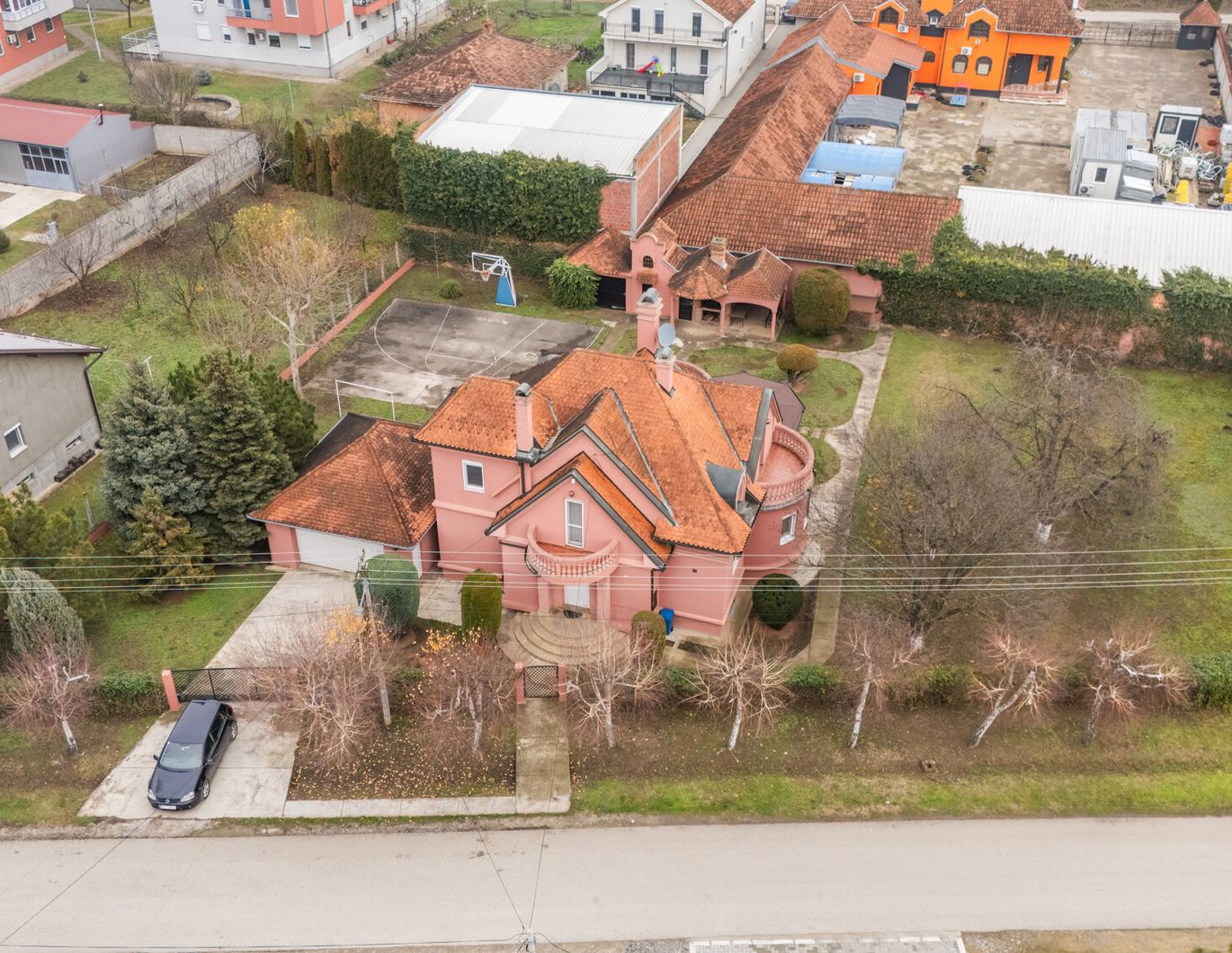 Ekskluzivna porodična kuća/Vila sa velikim placem