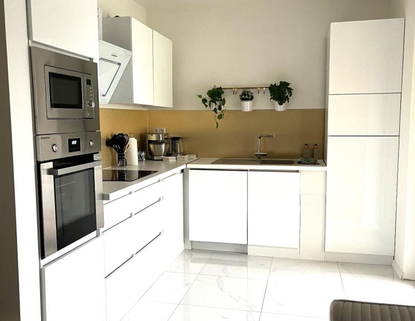 Sehr schöne Wohnung mit Balkon