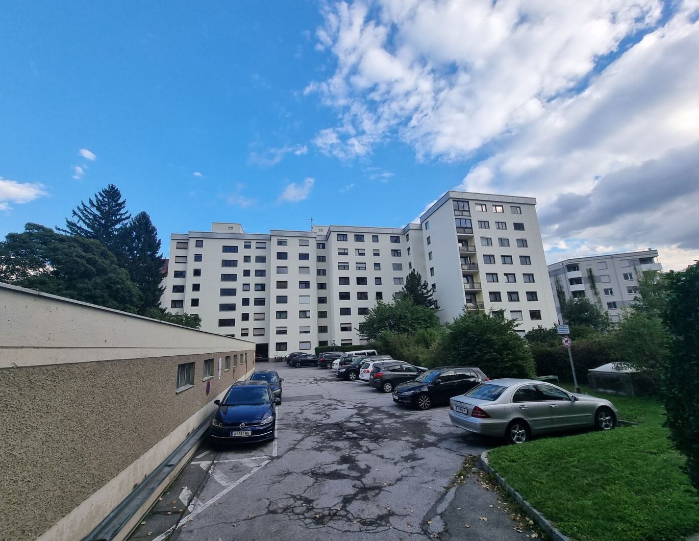 3-Zimmer Erdgeschoss Wohnung mit Loggia!